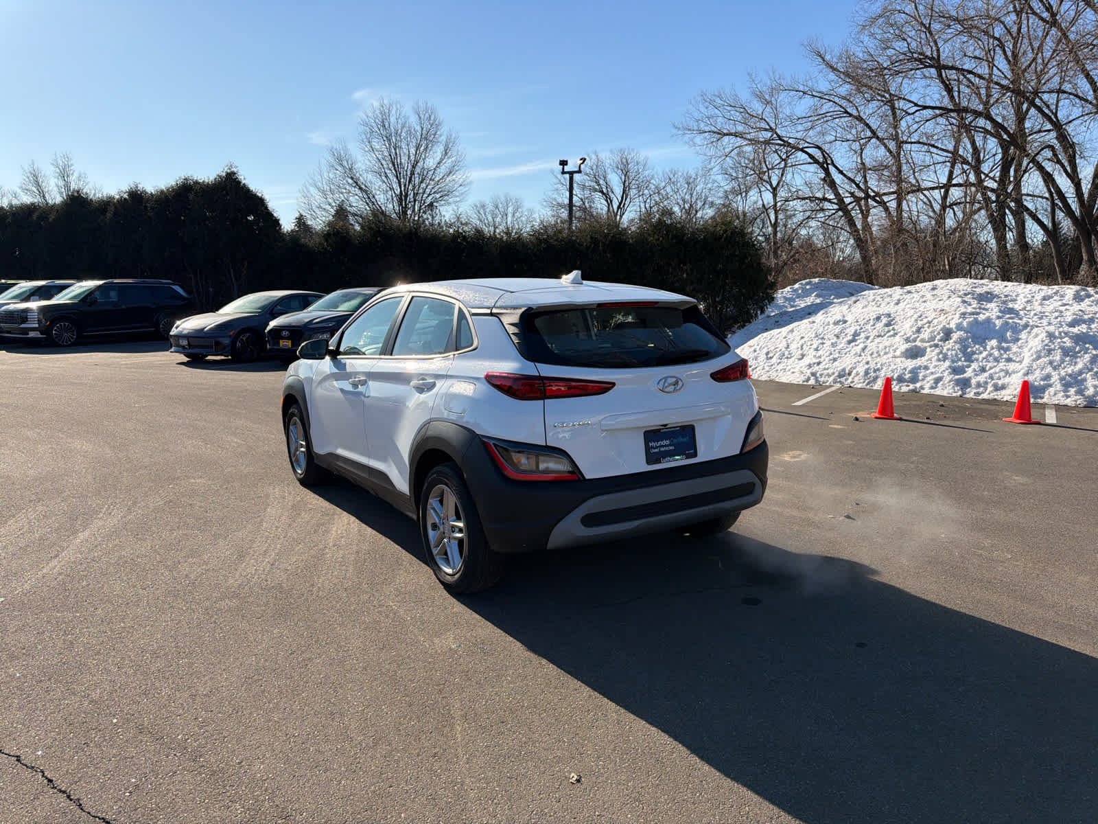 Used 2023 Hyundai Kona SE image 3