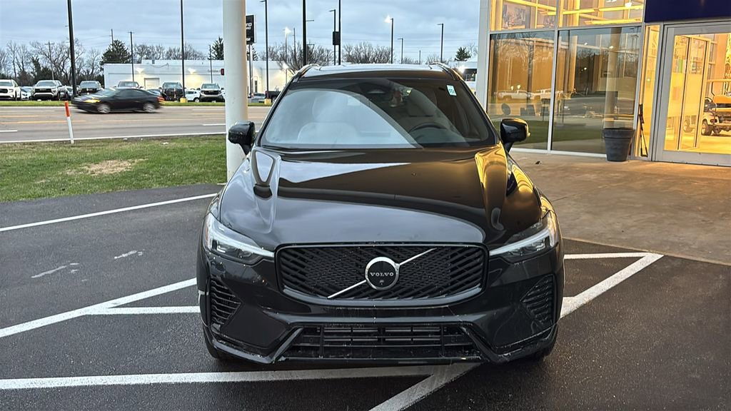 New 2026 Volvo XC60 T8 Plus w/ Climate Package image 5