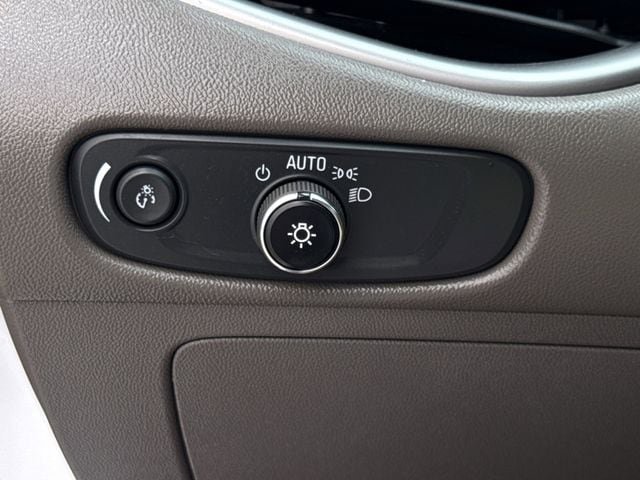 Used 2020 Chevrolet Malibu LS w/ Driver Confidence Package II FWD image 21