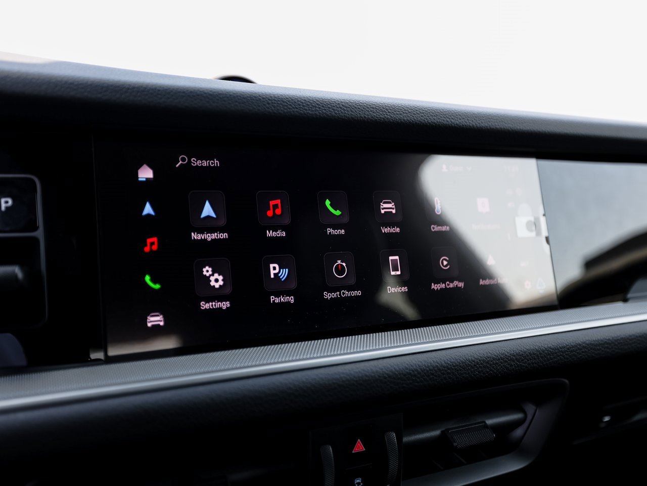 Certified 2025 Porsche Cayenne Coupe image 18