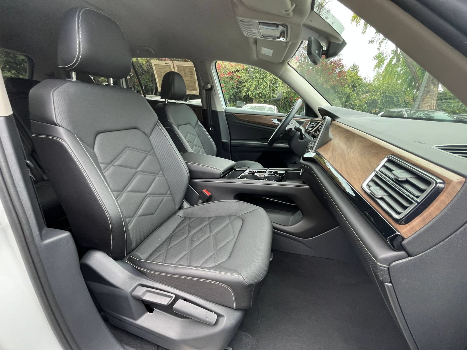 Used 2026 Volkswagen Atlas SE FWD image 38
