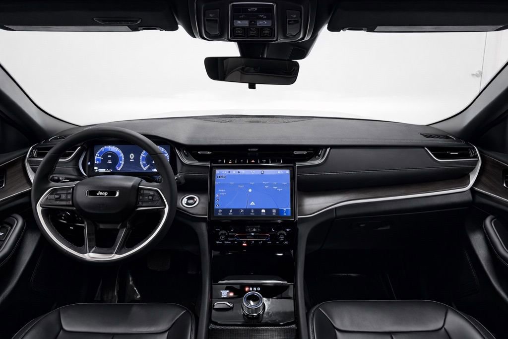 Used 2025 Jeep Grand Cherokee Limited image 18