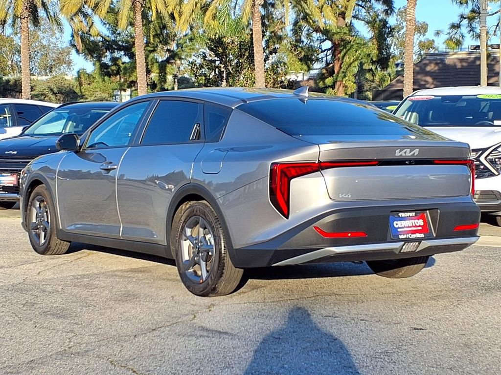 Used 2025 Kia K4 LXS image 3