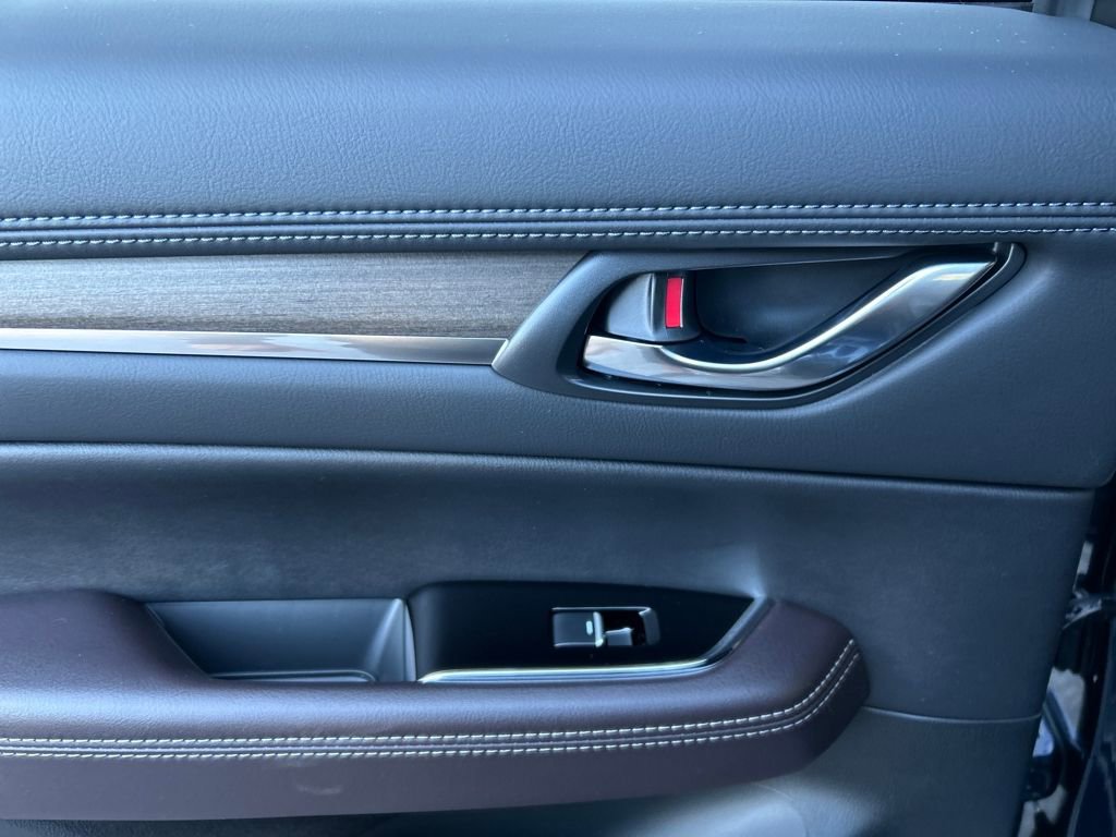 New 2025 MAZDA CX-5 Signature image 24