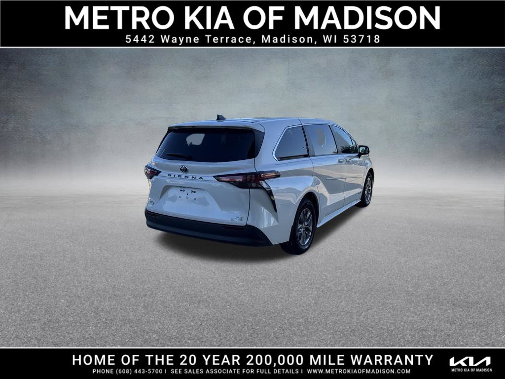 Used 2021 Toyota Sienna XLE AWD/4WD image 6
