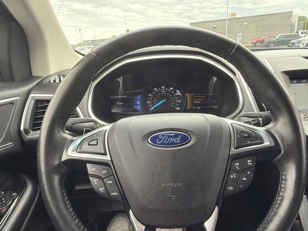 Used 2016 Ford Edge Titanium w/ Technology Package AWD/4WD image 16