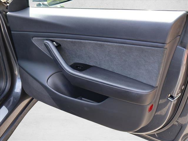 Used 2018 Tesla Model 3 Long Range RWD image 25