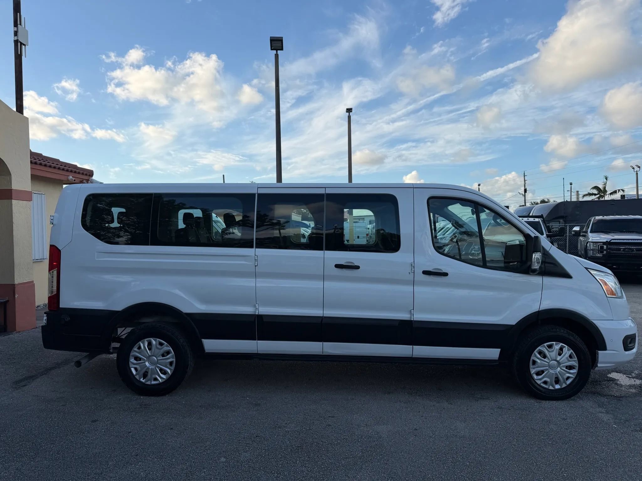 Used 2020 Ford Transit 350 XLT RWD image 8