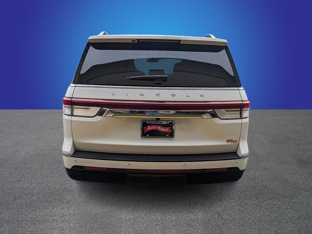 Used 2022 Lincoln Navigator Reserve image 4