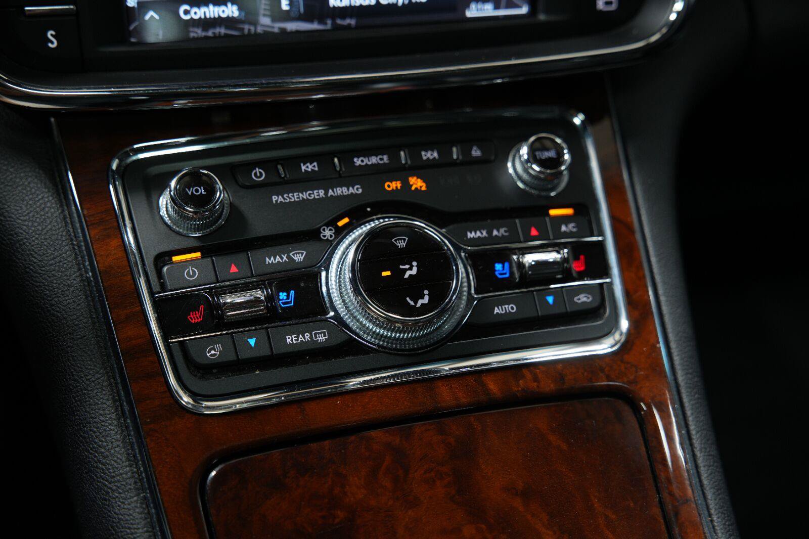 Used 2019 Lincoln Continental Reserve AWD/4WD image 49