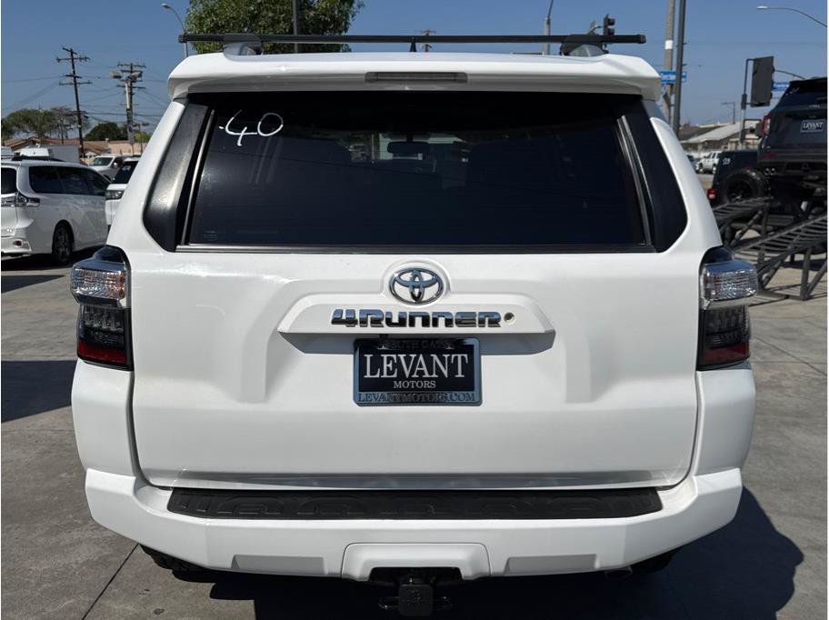 Used 2017 Toyota 4Runner SR5 Premium AWD/4WD image 6