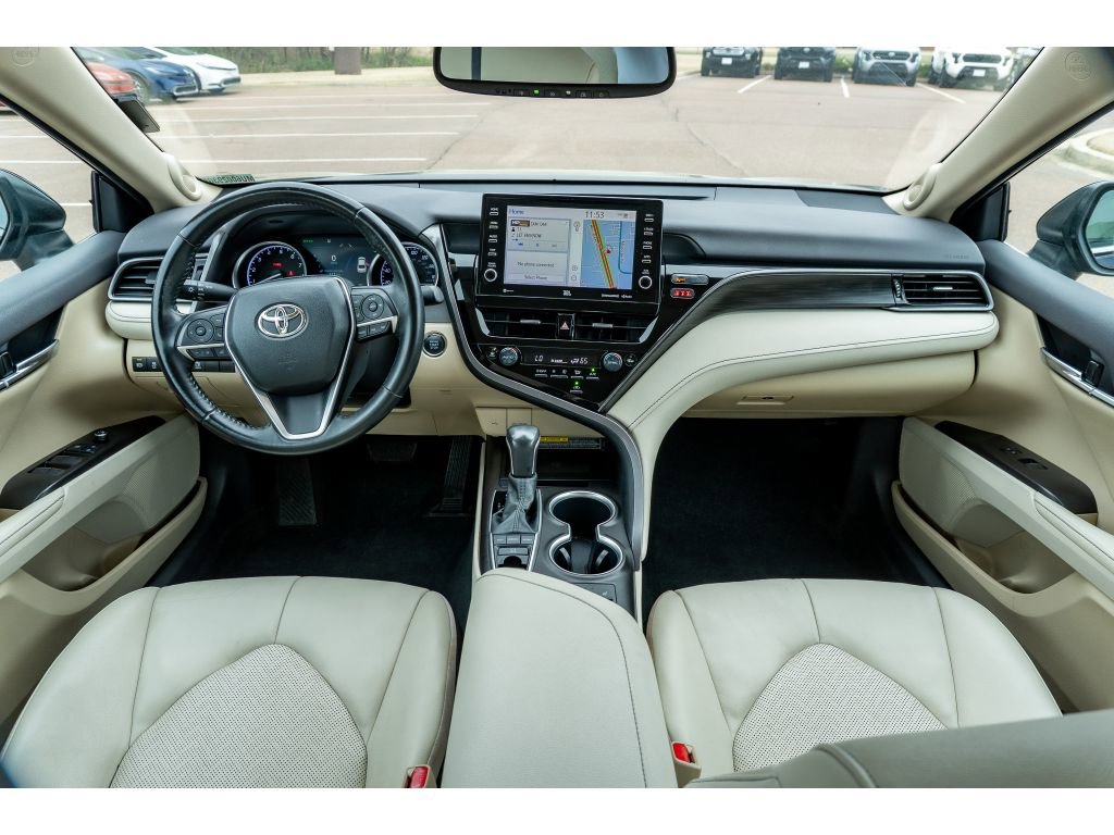 Used 2021 Toyota Camry XLE w/ Navigation Package image 19