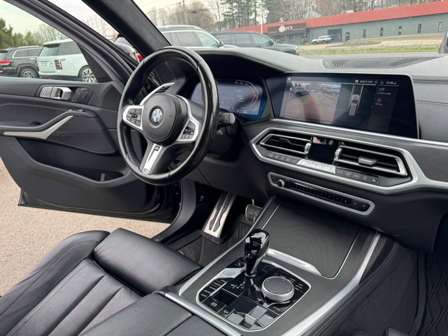 Used 2022 BMW X7 xDrive40i w/ M Sport Package image 29