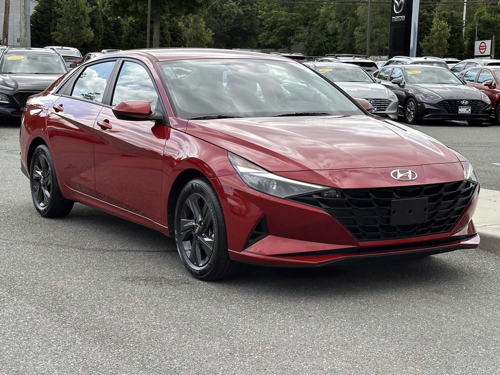 Used 2023 Hyundai Elantra SEL w/ Cargo Package FWD image 5