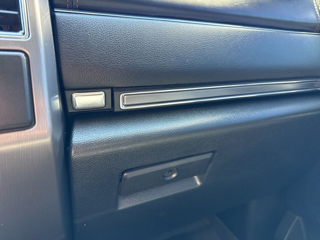 Used 2021 Ford Expedition Platinum image 33