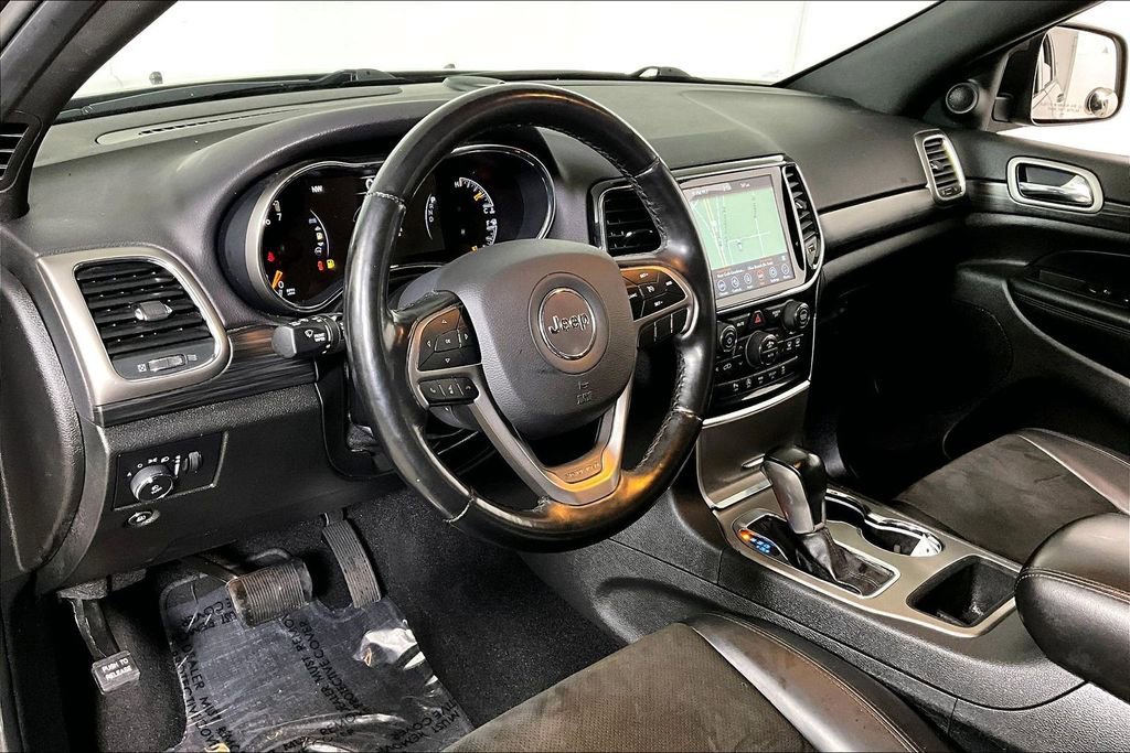 Used 2021 Jeep Grand Cherokee Laredo X image 13