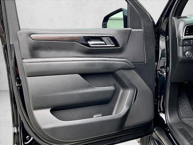 Used 2026 Chevrolet Suburban LS RWD image 18