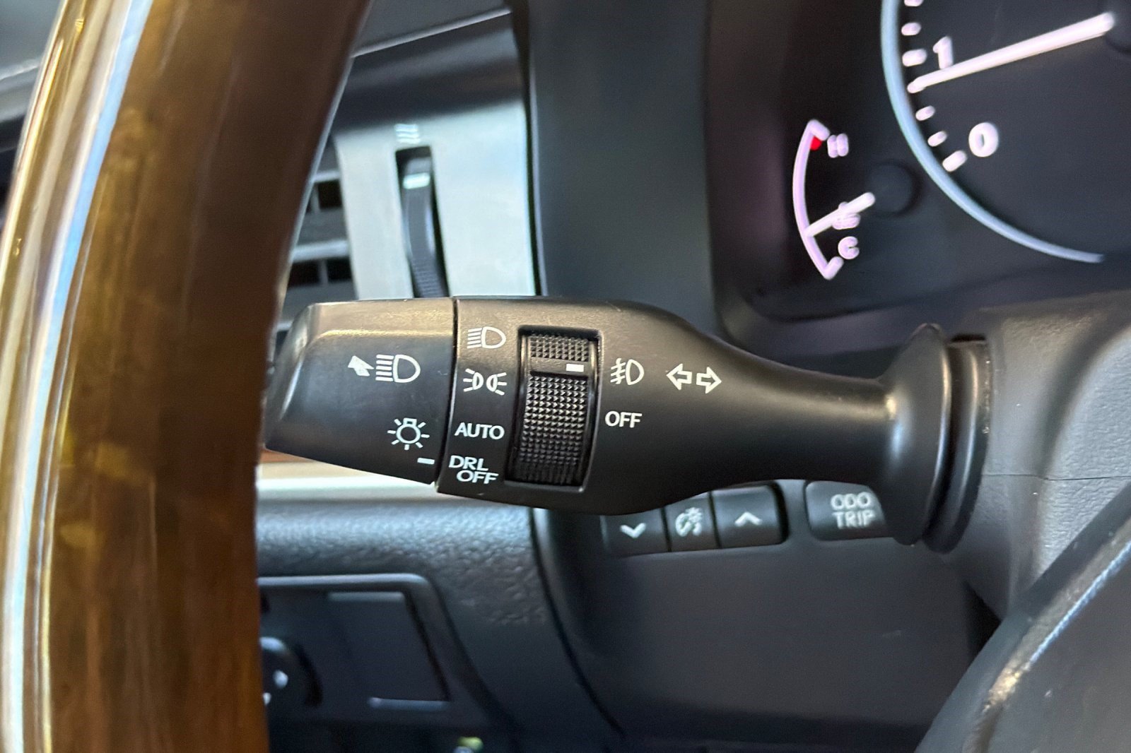 Used 2014 Lexus ES 350 w/ Premium Package FWD image 31