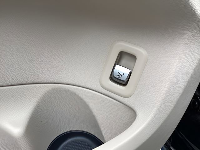 Used 2015 Mercedes-Benz C 300 C 300 image 13