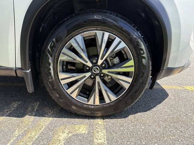 Certified 2023 Nissan Rogue SV w/ SV Premium B Package AWD/4WD image 13
