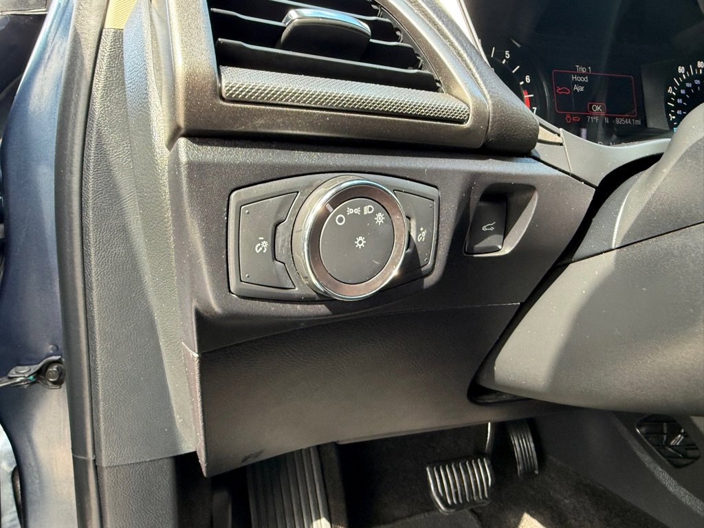 Used 2018 Ford Fusion SE FWD image 18