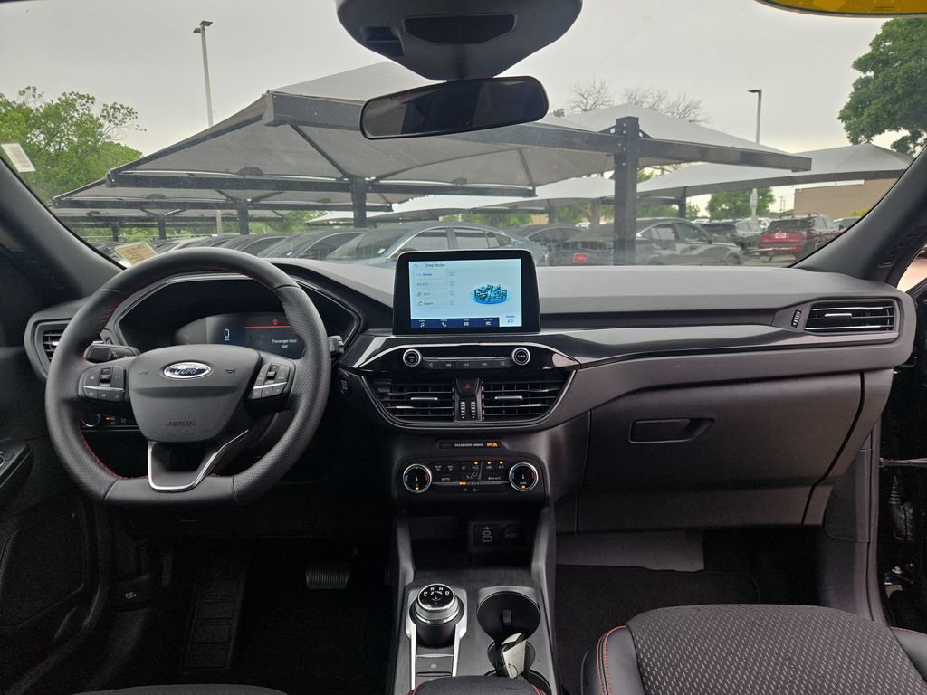 Used 2025 Ford Escape ST-Line AWD/4WD image 16