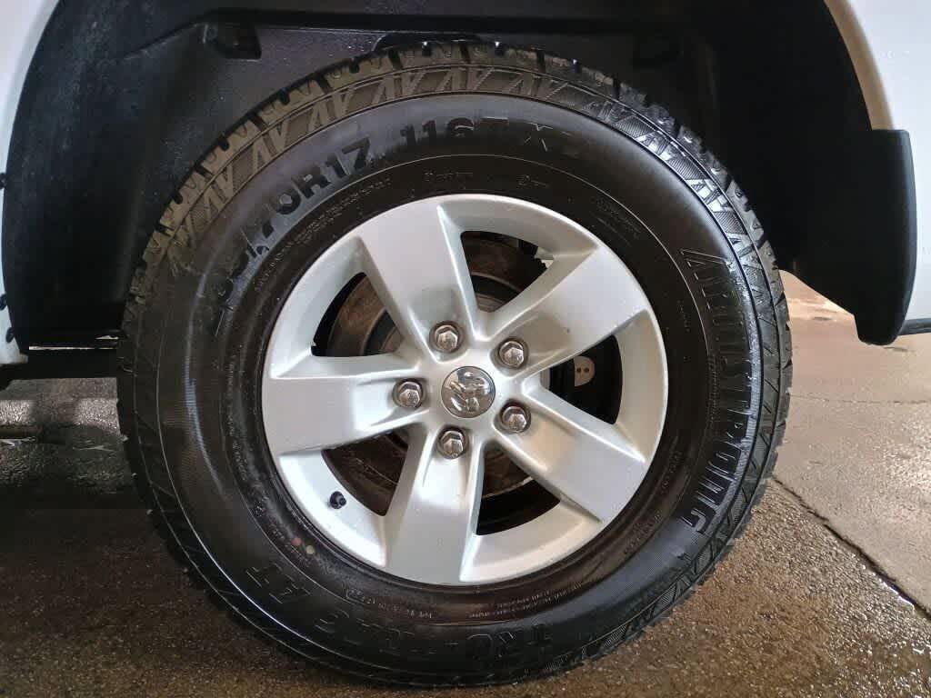 Used 2019 RAM 1500 Classic SLT AWD/4WD image 28