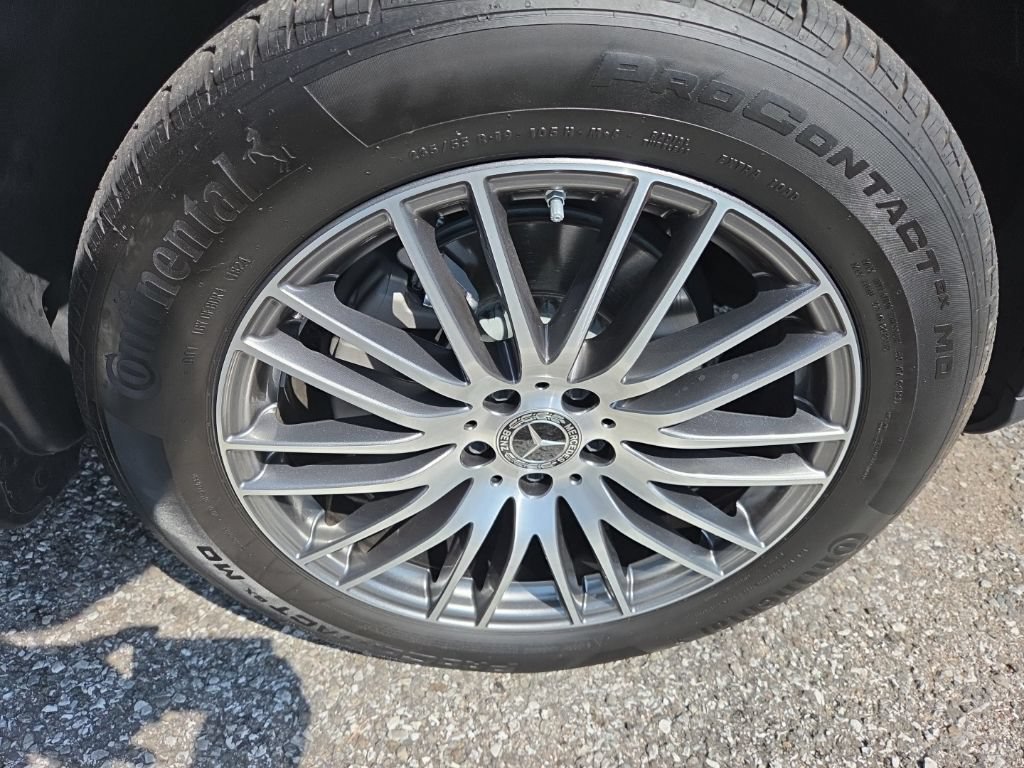 Used 2025 Mercedes-Benz GLC 300 image 13