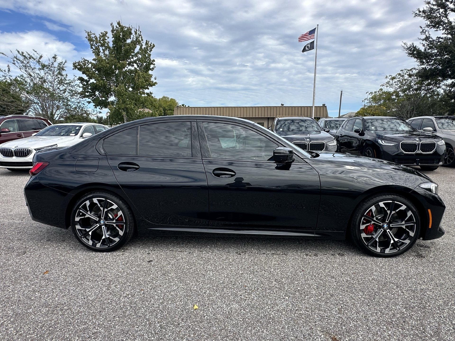 New 2026 BMW 330i Sedan w/ M Sport Package RWD image 3