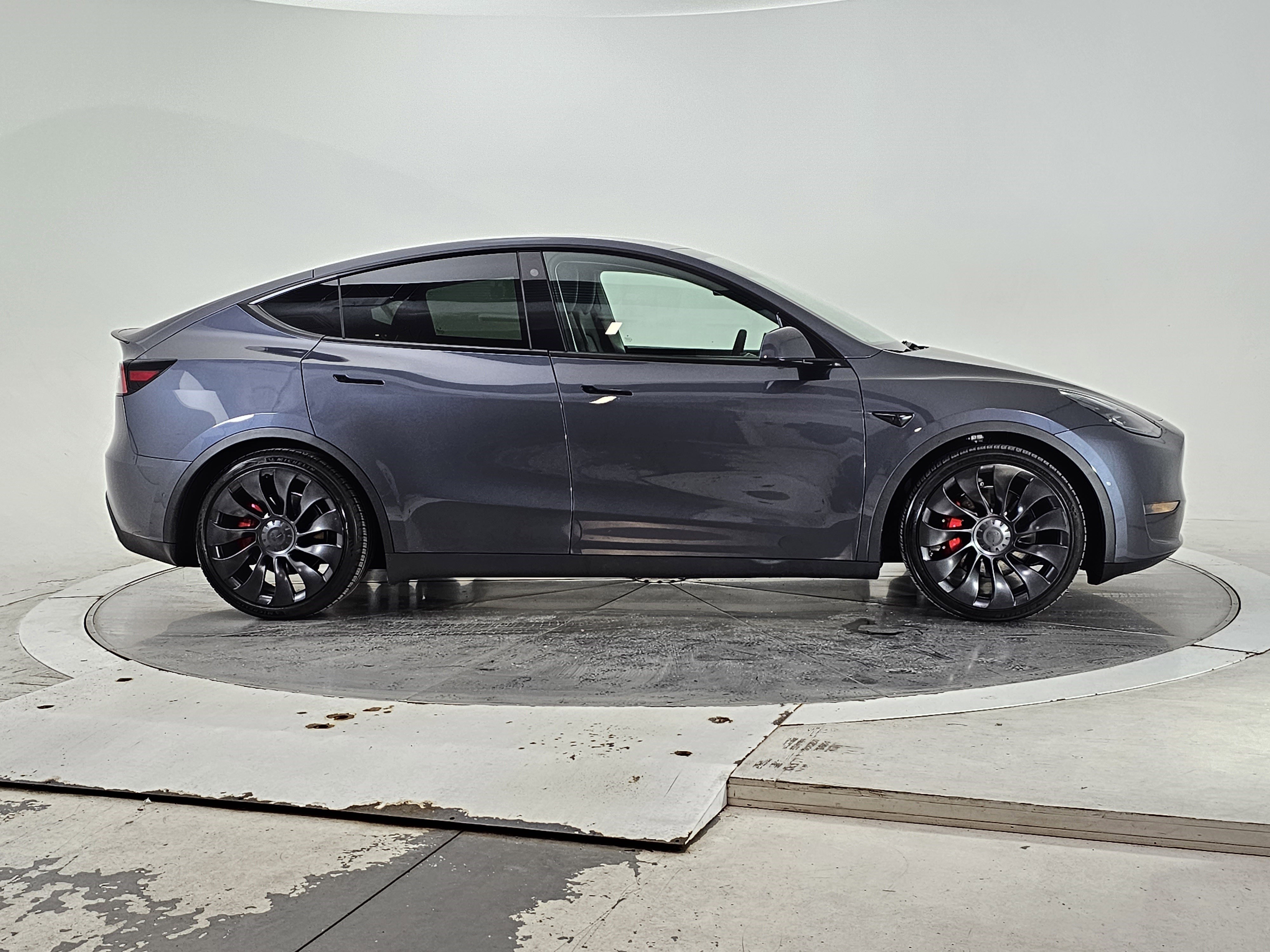 Used 2022 Tesla Model Y Performance image 3
