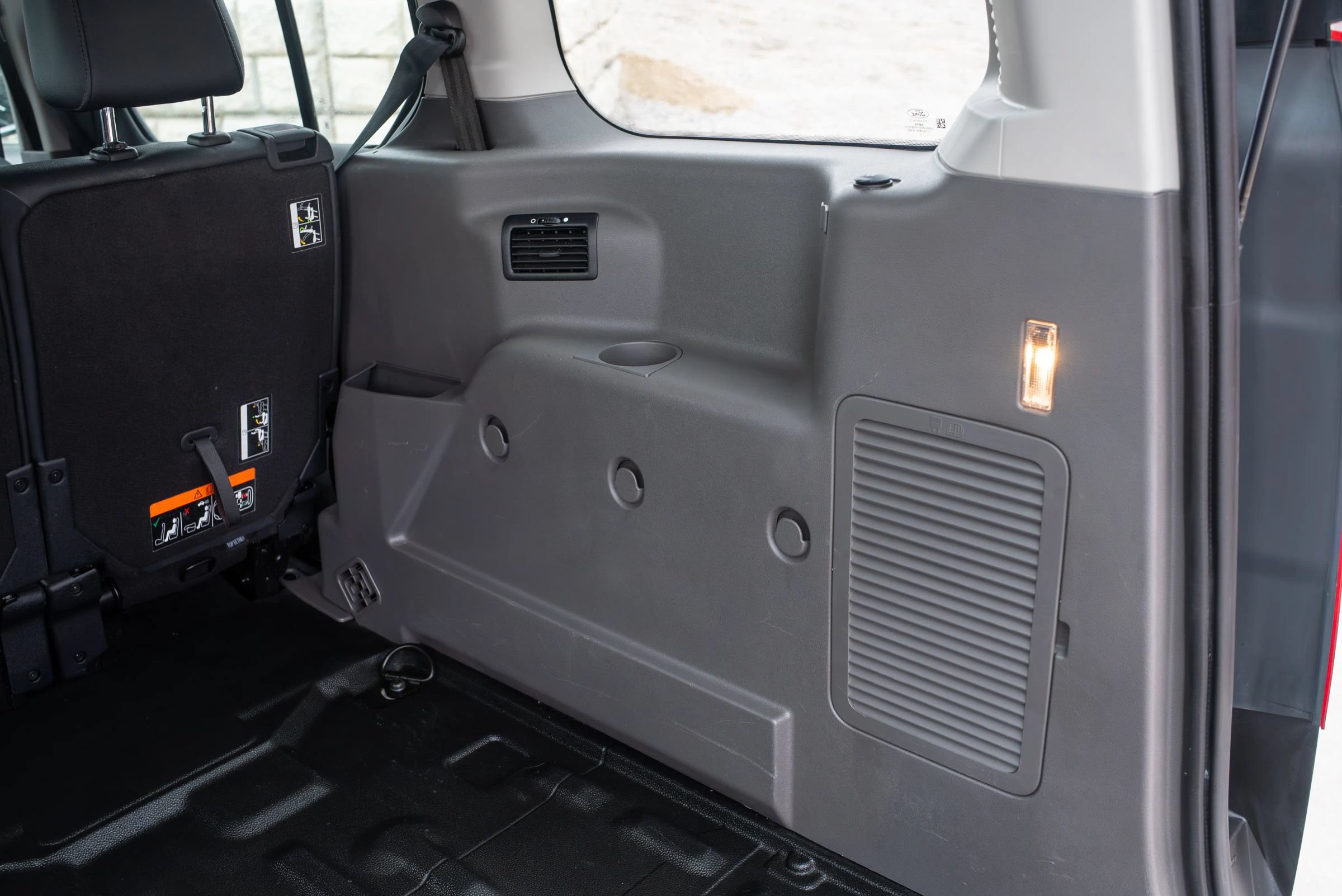 Used 2023 Ford Transit Connect XL FWD image 8