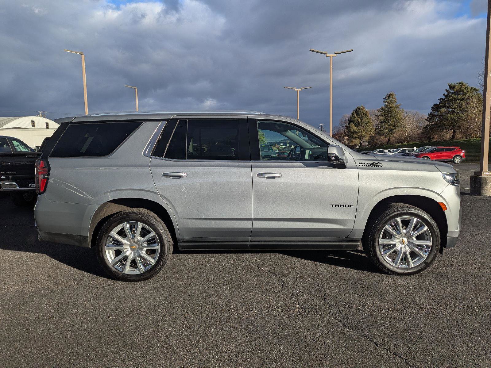 Used 2024 Chevrolet Tahoe High Country image 10