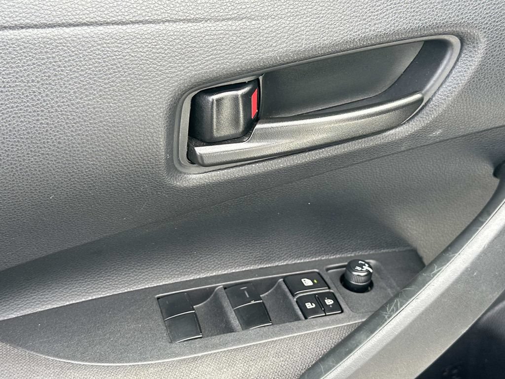 Used 2025 Toyota Corolla LE FWD image 15
