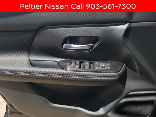 New 2025 Nissan Kicks SR w/ Illumination Package FWD image 17