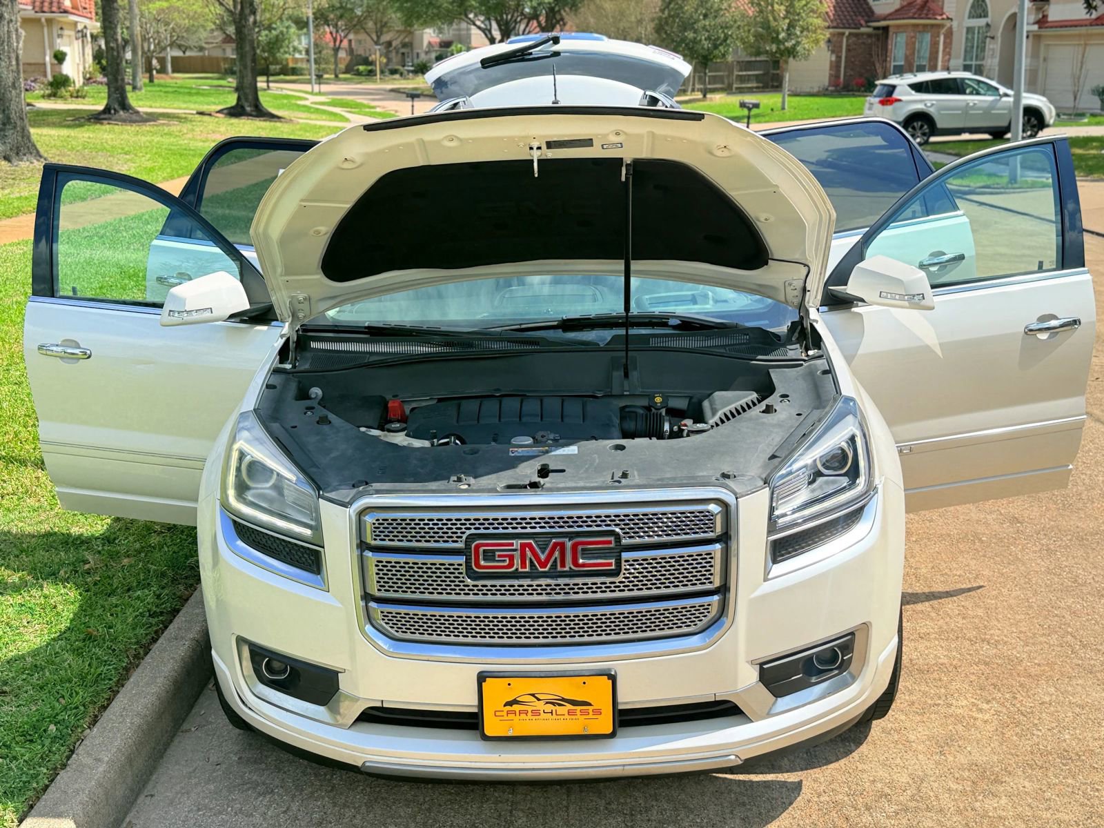 Used 2013 GMC Acadia Denali image 4