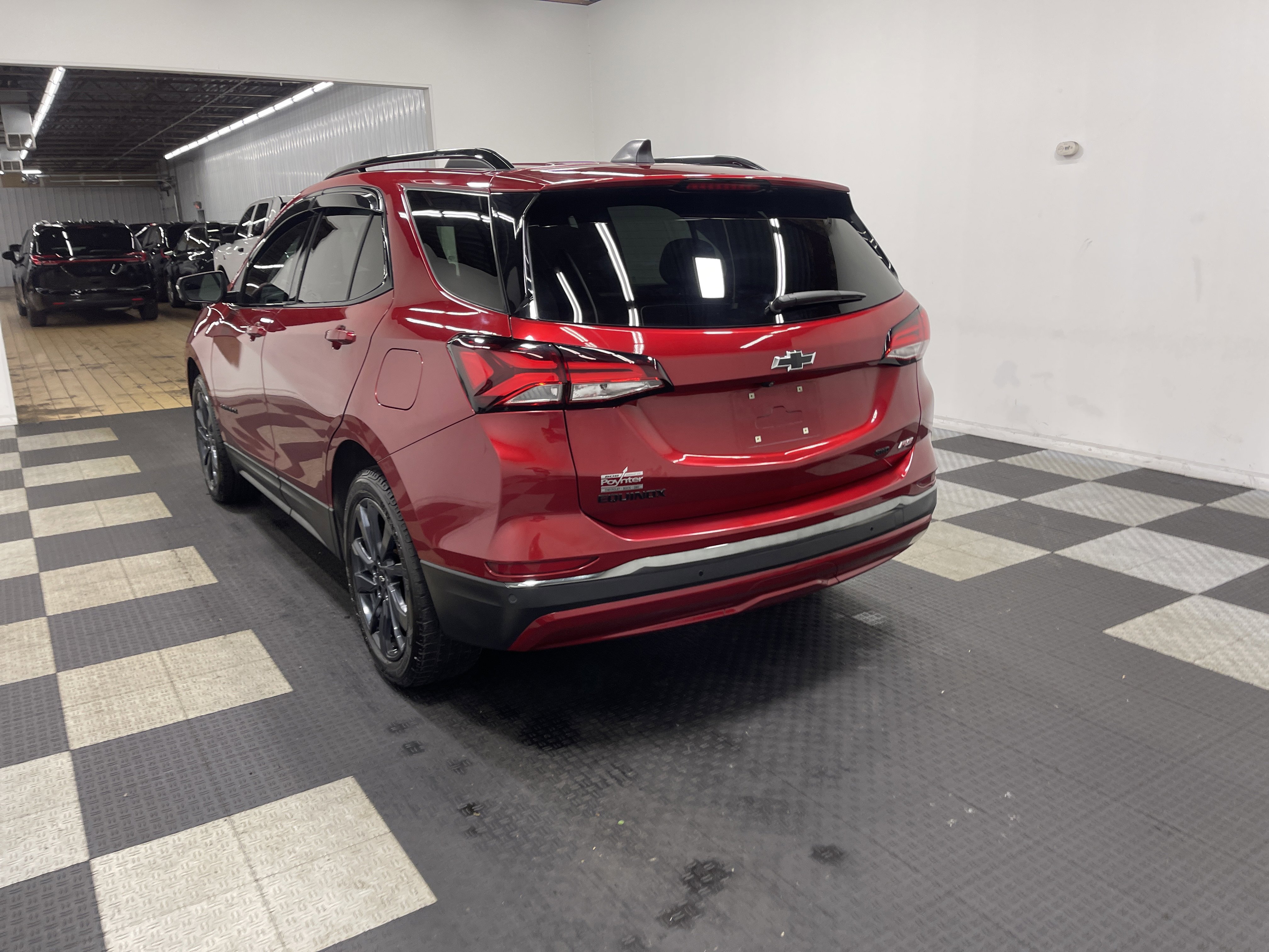 Used 2022 Chevrolet Equinox RS w/ RS Leather Package image 2