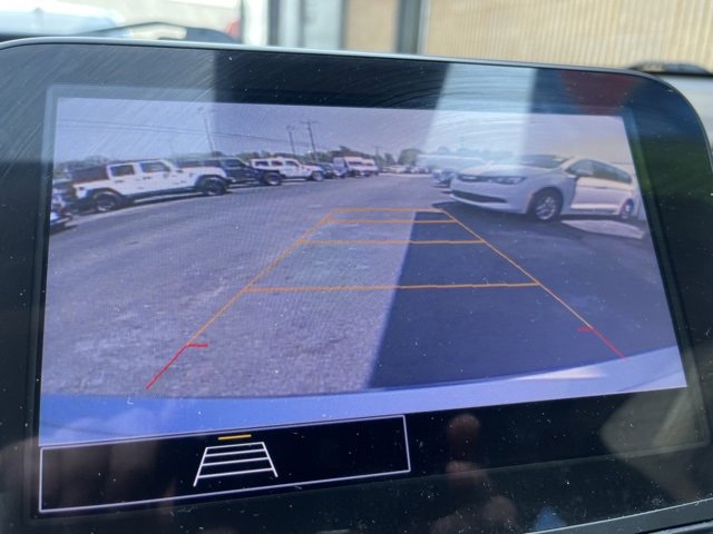 Used 2022 Chevrolet Malibu LS w/ Driver Confidence Package II image 2