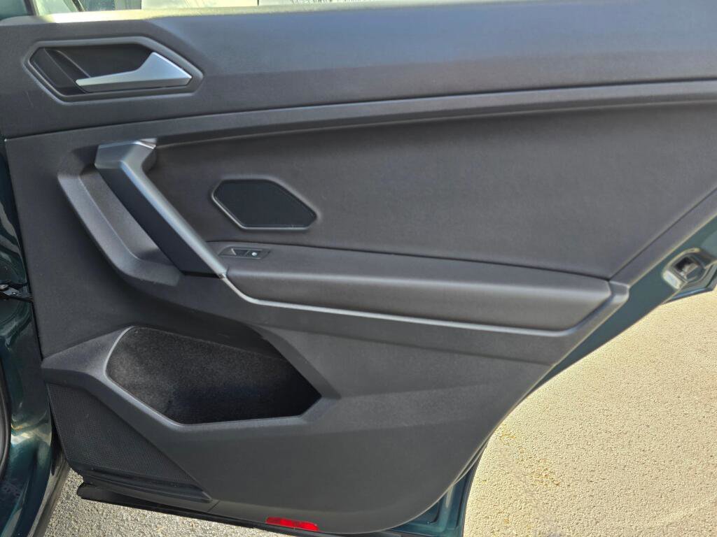 Used 2019 Volkswagen Tiguan SE w/ 3rd Row Seat Package image 27