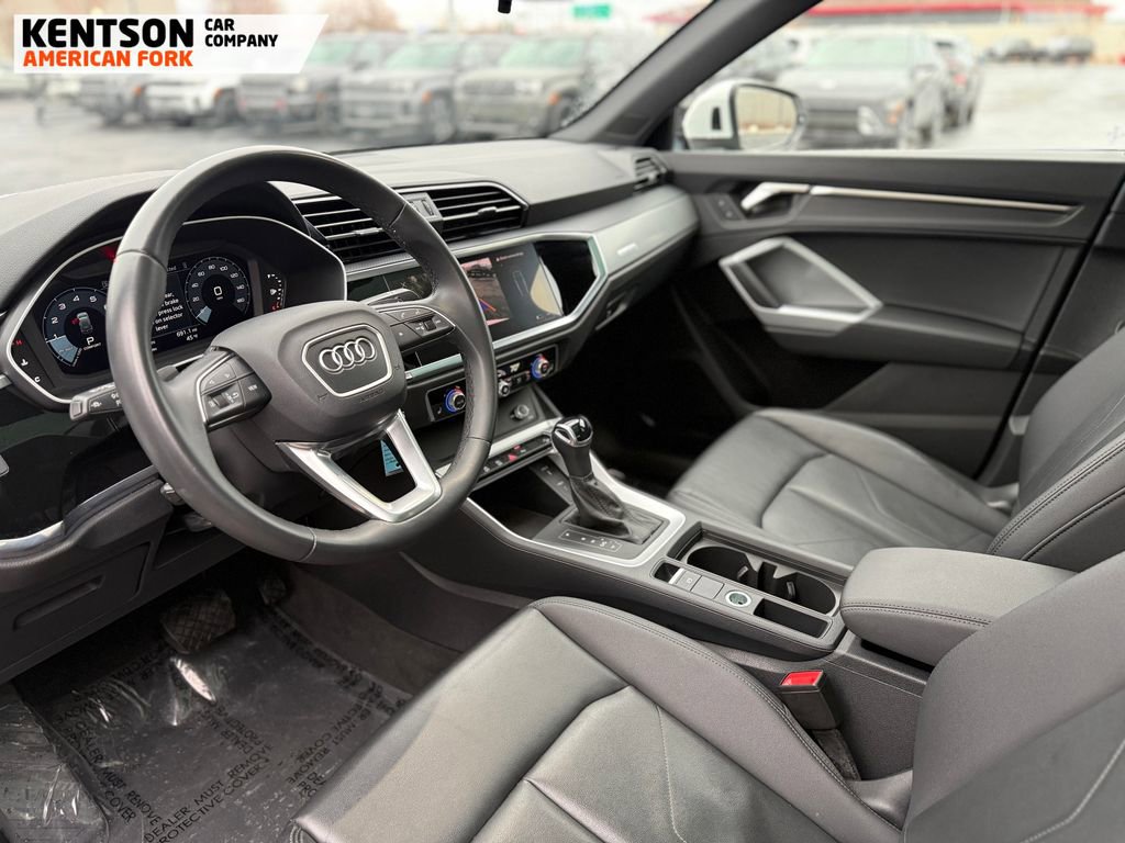 Used 2025 Audi Q3 2.0T Premium image 35