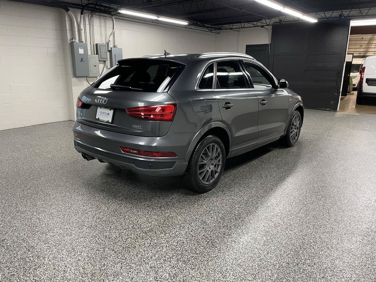 Used 2018 Audi Q3 2.0T Premium Plus w/ Premium Plus Package AWD/4WD image 7