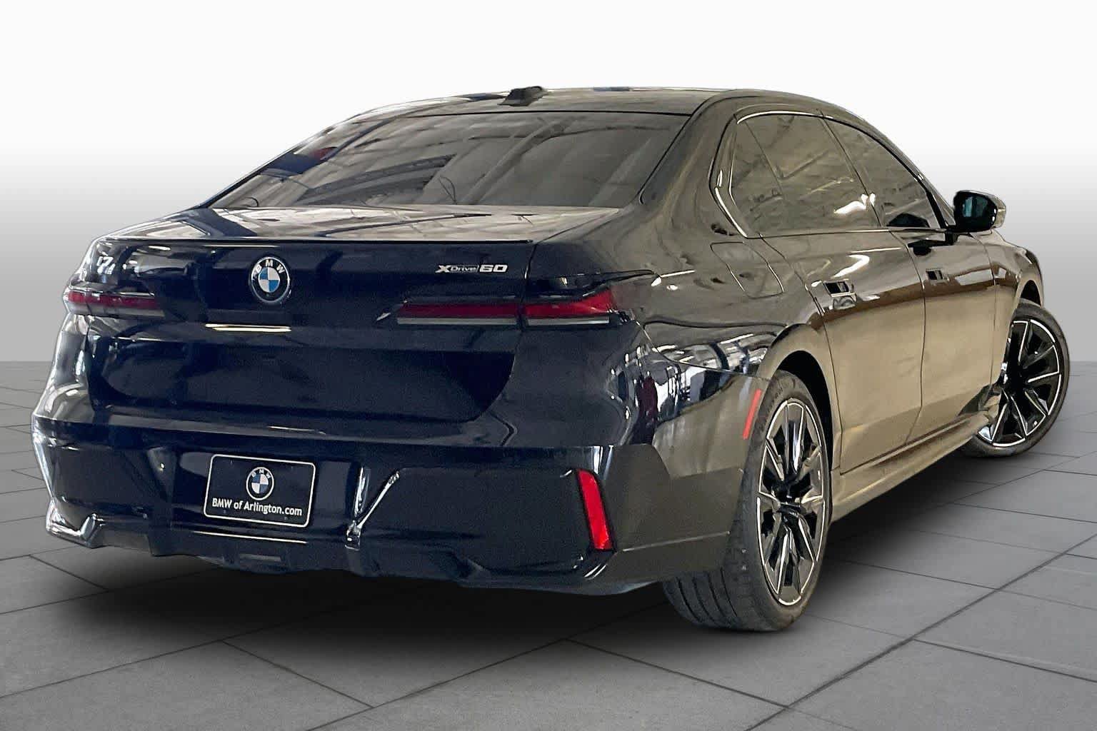Used 2024 BMW i7 xDrive60 w/ Executive Package AWD/4WD image 12
