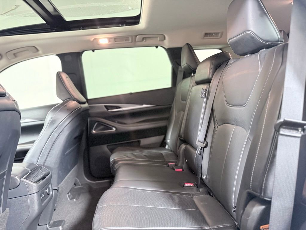 Used 2023 INFINITI QX60 Luxe w/ Vision Package image 22
