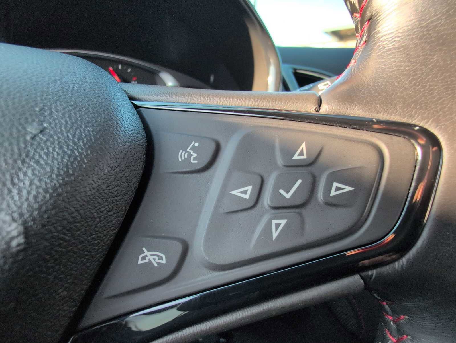 Used 2022 Chevrolet Equinox RS w/ RS Leather Package image 25