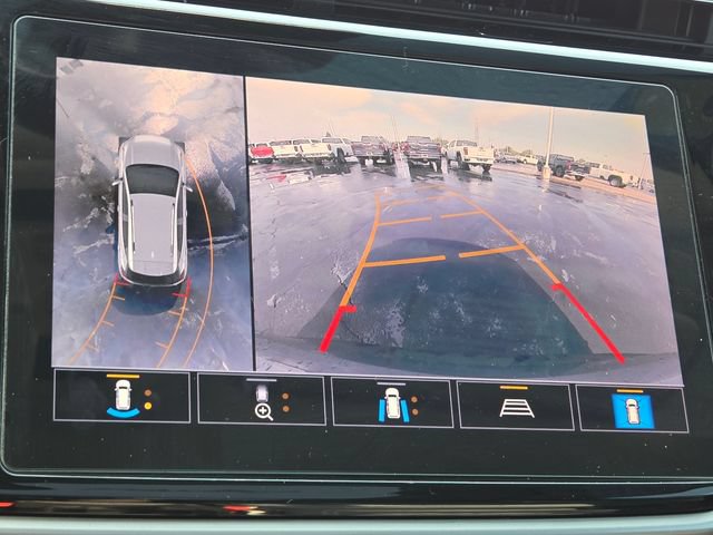 Used 2022 Chevrolet Bolt EUV Premier w/ Sun & Sound Package FWD image 9