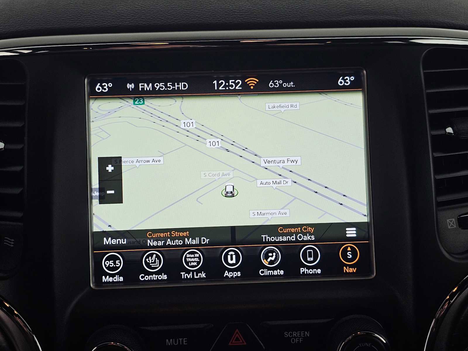 Used 2018 Jeep Grand Cherokee Altitude image 24