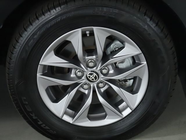 Used 2024 Toyota Sienna XLE image 46