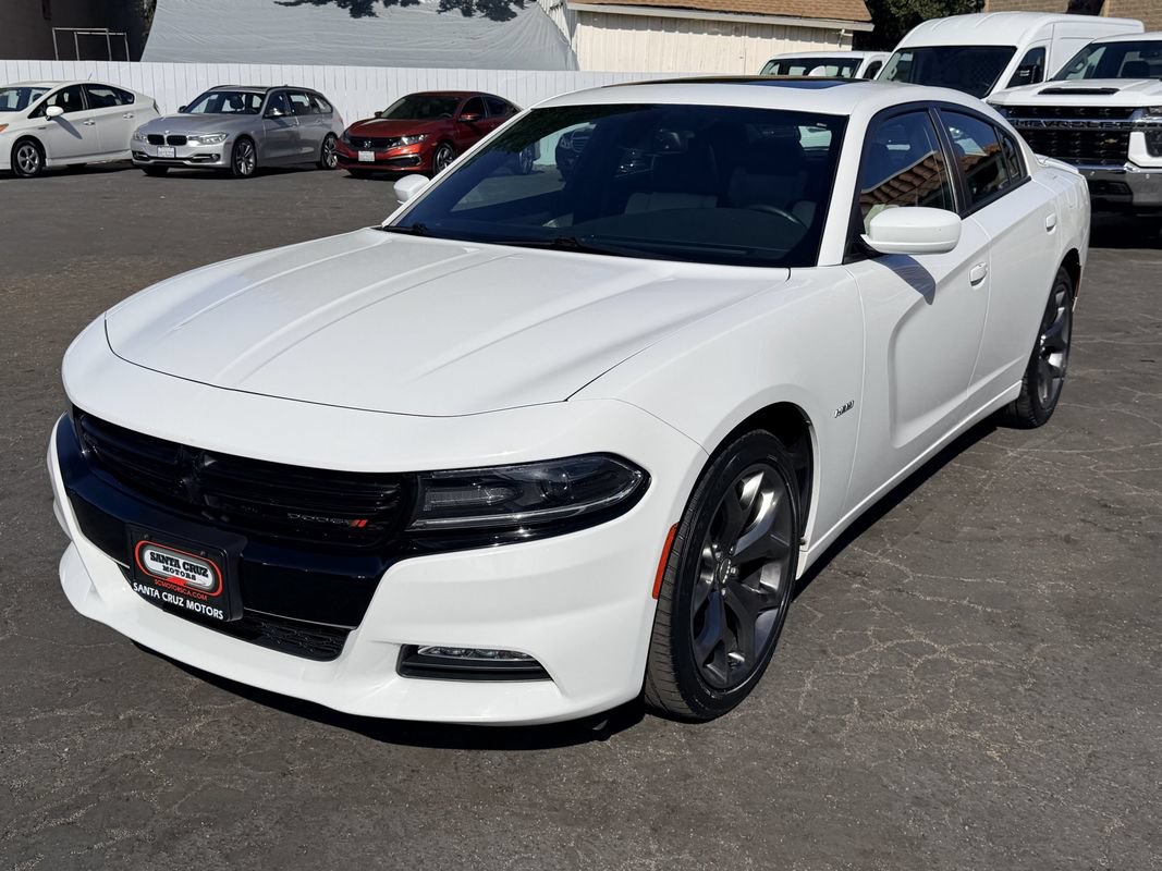 Used 2016 Dodge Charger R/T w/ Plus Group RWD image 3