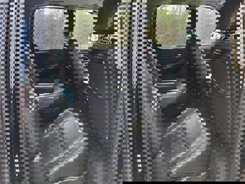 Used 2011 Cadillac Escalade ESV Luxury AWD/4WD image 14