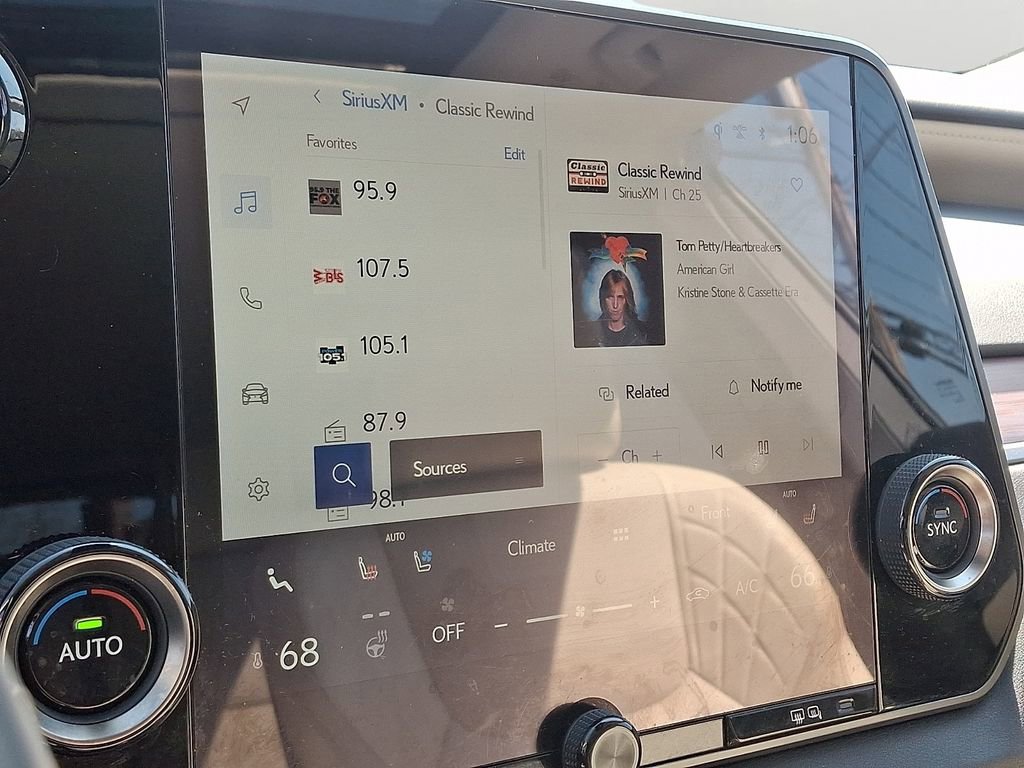 Used 2024 Lexus RX 350 Premium w/ Accessory Package (Z1) image 18