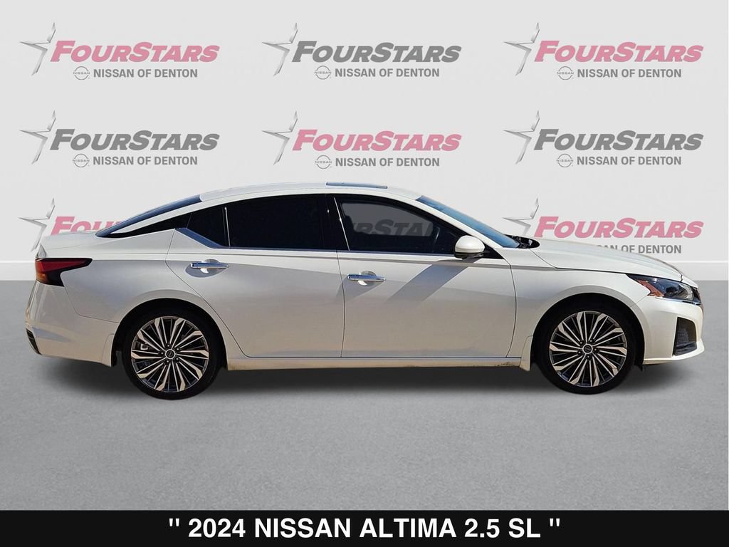 Used 2024 Nissan Altima 2.5 SL FWD image 3